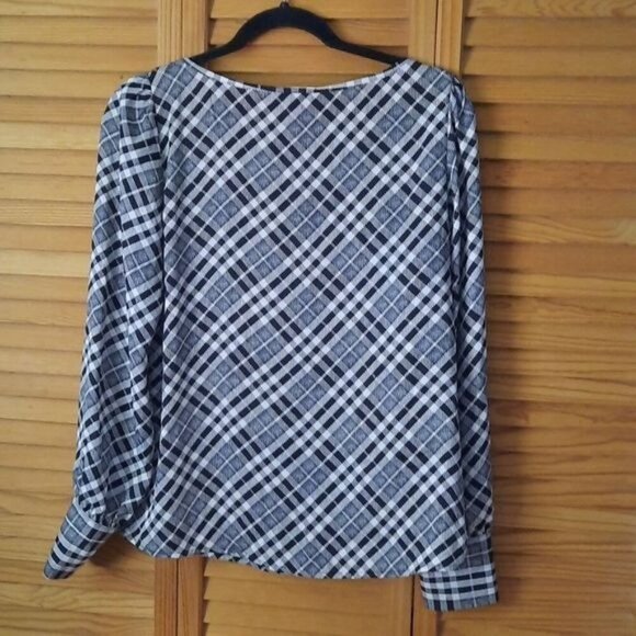 Express Black and White Fall Plaid Long Cuff Sleeve U Neckline Tunic Size S/P - Picture 1 of 6